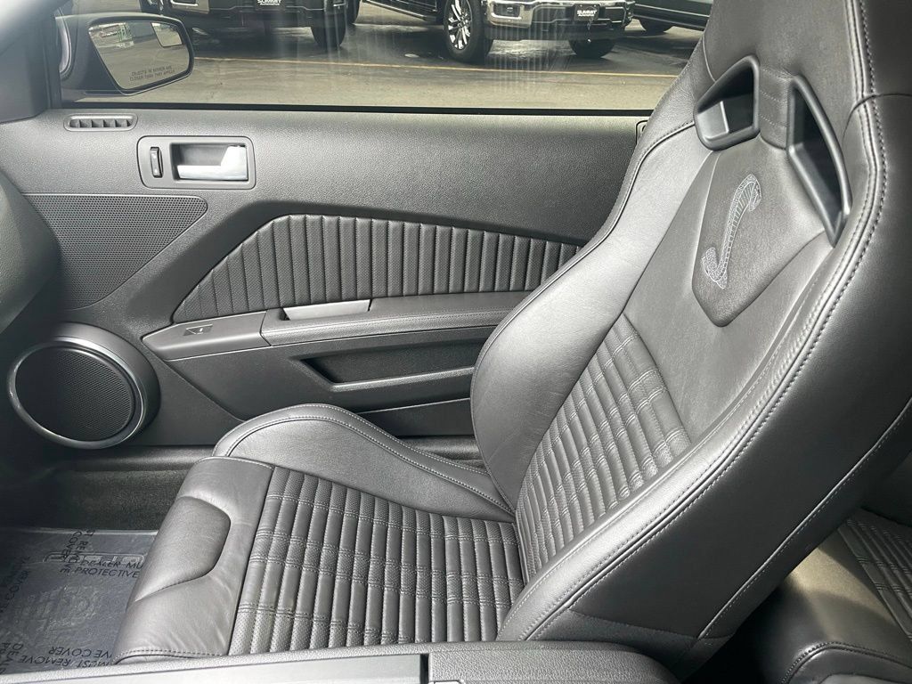 Used 2012 Ford Mustang Shelby GT500 w/ SVT Performance Pkg RWD image 18