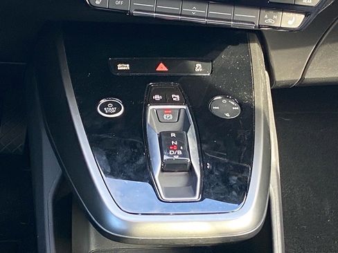 Used 2024 Audi Q4 e-tron Premium w/ Convenience Package image 9