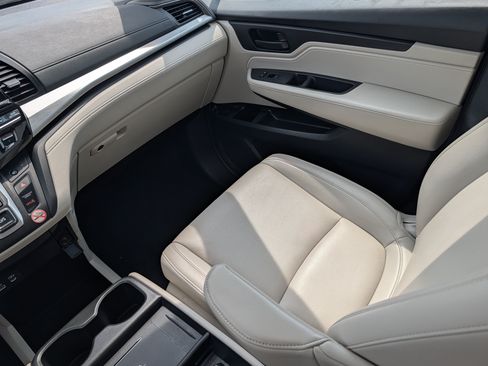 Used 2025 Honda Odyssey EX-L image 11