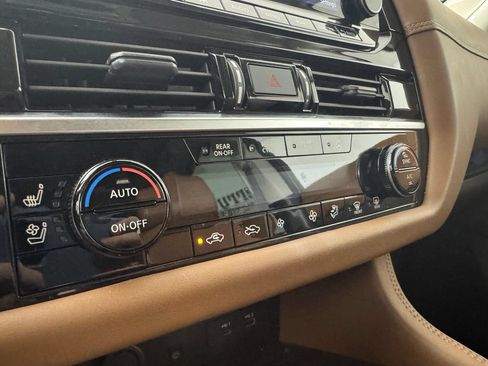 Used 2023 Nissan Pathfinder Platinum FWD image 25