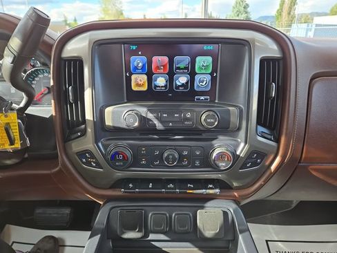 Used 2018 Chevrolet Silverado 1500 High Country AWD/4WD image 24