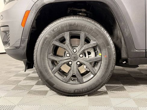 New 2025 Jeep Grand Cherokee L Laredo AWD/4WD image 6