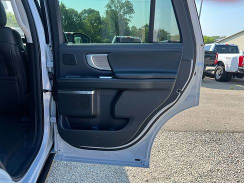 New 2025 Ford Expedition Platinum w/ Driver's Package image 19