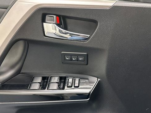 Used 2018 Toyota RAV4 Limited w/ Carpet Mat Package image 18