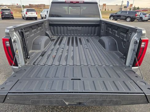 New 2025 GMC Sierra 2500 Denali w/ Denali Reserve Package image 9