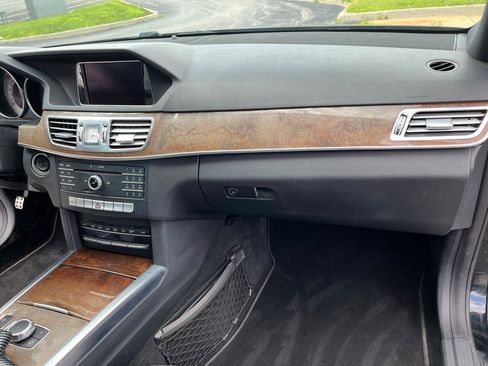 Used 2016 Mercedes-Benz E 350 Sedan w/ Premium Package image 30