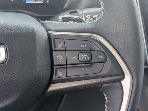 Used 2024 Jeep Grand Cherokee L Limited AWD/4WD image 20