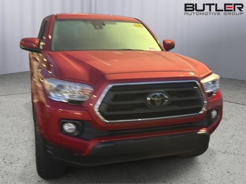 Used 2022 Toyota Tacoma SR5 AWD/4WD image 5