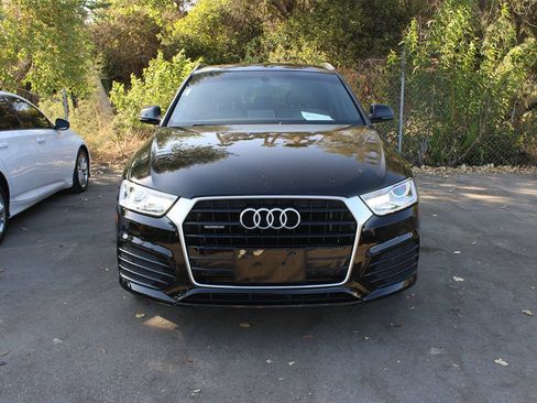 Used 2018 Audi Q3 2.0T Premium w/ Convenience Package AWD/4WD image 2
