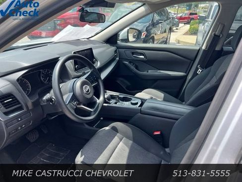 Used 2024 Nissan Rogue SV AWD/4WD image 6