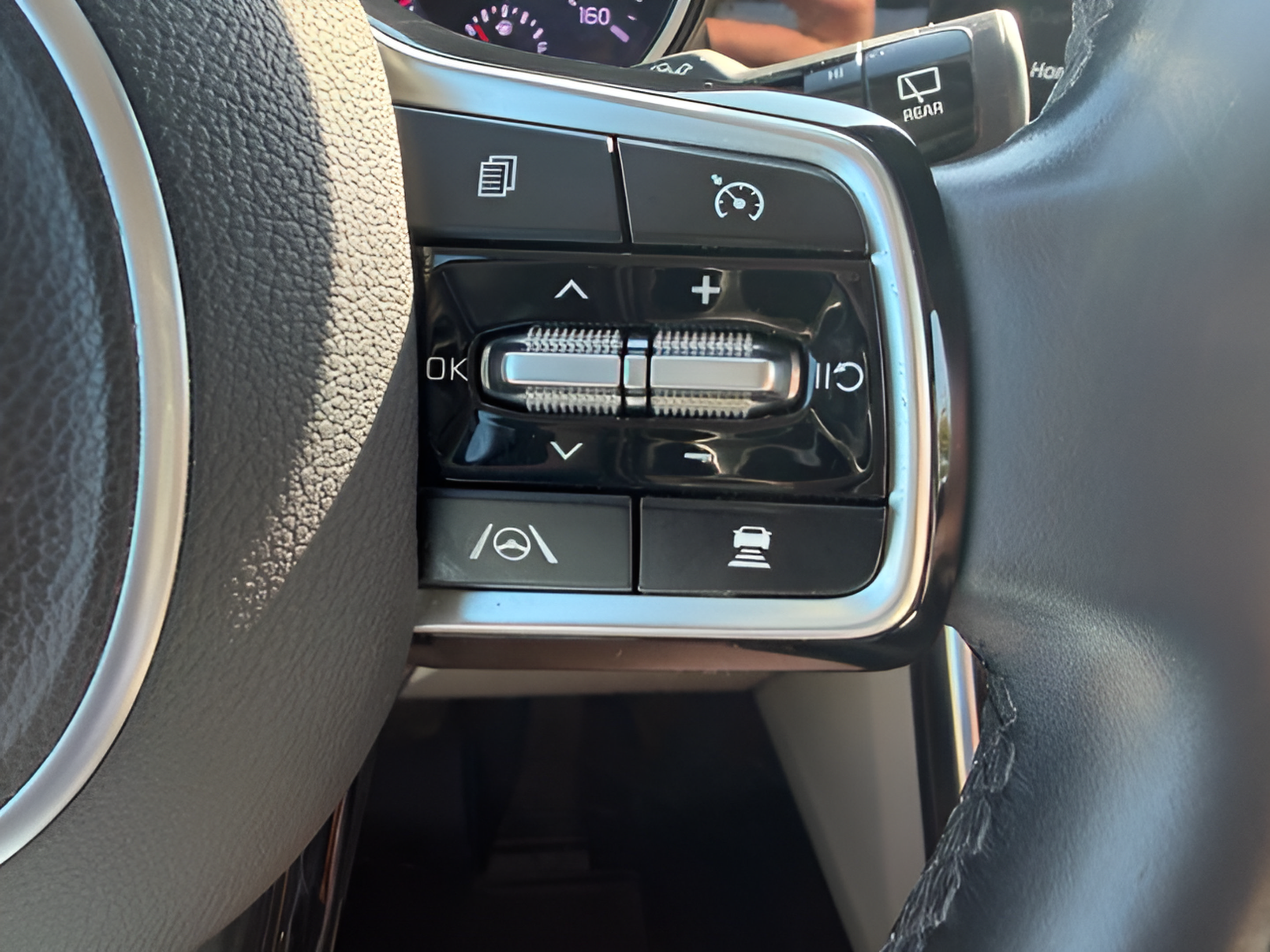 Used 2022 Kia Carnival EX FWD image 14