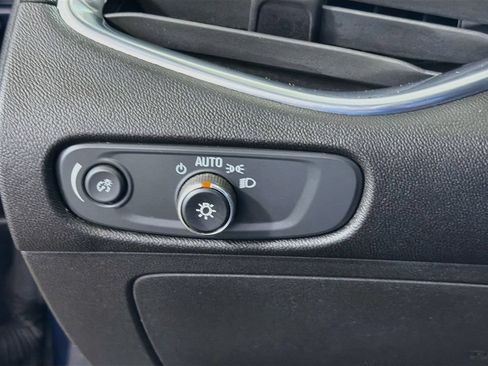 Used 2019 Chevrolet Malibu LT FWD image 12