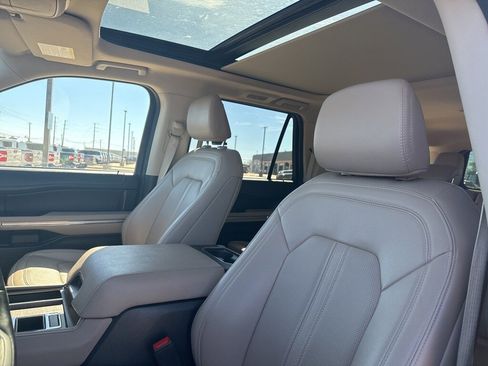 Used 2024 Ford Expedition Max Limited image 8