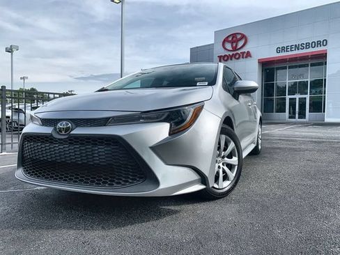 Used 2021 Toyota Corolla LE FWD image 4