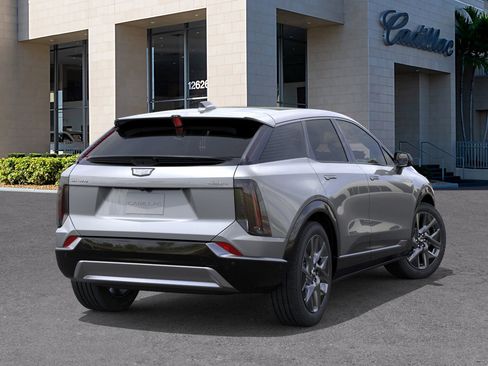 New 2026 Cadillac Optiq Luxury 2 w/ LPO, Floor Liner Package image 4