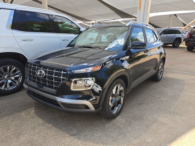Used 2025 Hyundai Venue SEL FWD image 1