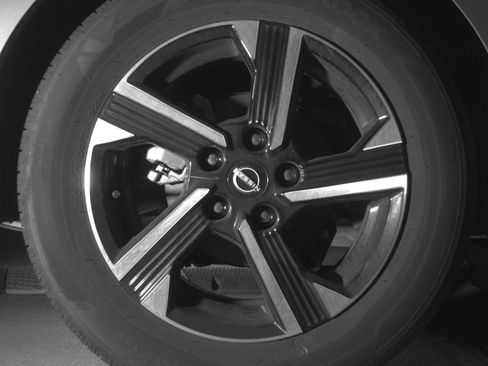Used 2025 Nissan Sentra SV FWD image 15