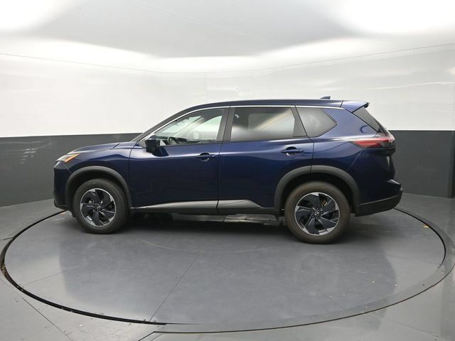 Used 2024 Nissan Rogue SV FWD image 4
