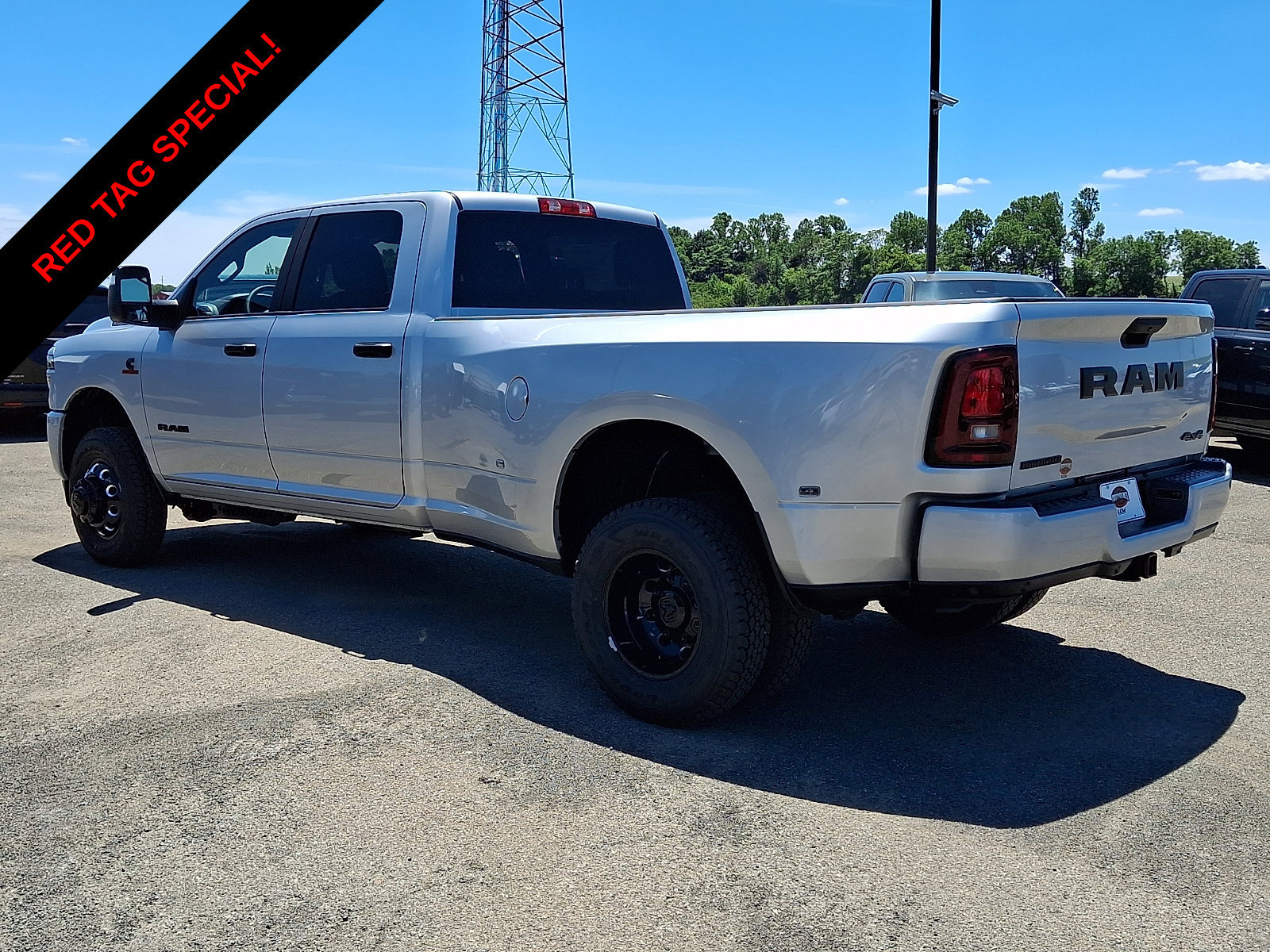 New 2026 RAM 3500 Big Horn AWD/4WD image 3