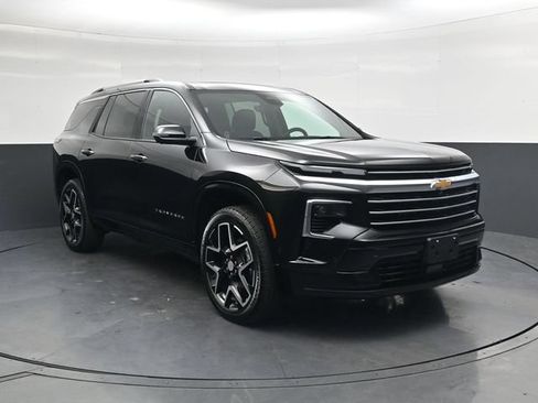 Used 2026 Chevrolet Traverse High Country w/ LPO, Floor Liner Package AWD/4WD image 2