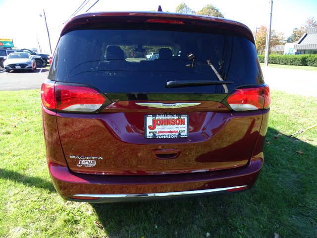Used 2020 Chrysler Pacifica Touring-L FWD image 20