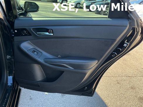 Used 2019 Toyota Avalon Touring w/ Advanced Safety Package image 24