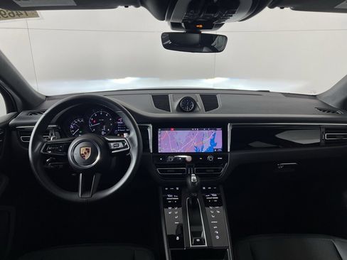Certified 2025 Porsche Macan image 19