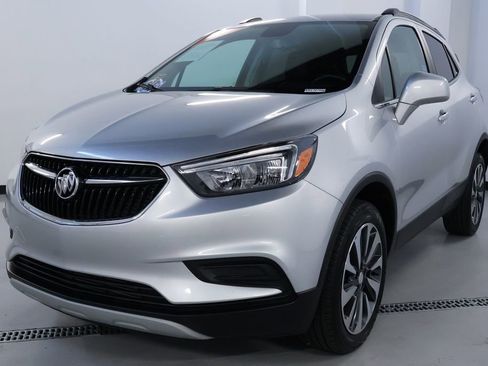 Used 2022 Buick Encore Preferred w/ Safety Package image 3