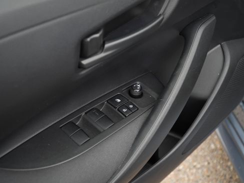 Used 2022 Toyota Corolla LE image 15