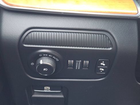 Used 2024 Jeep Grand Wagoneer Series III w/ Rear Seat Video Group 1 AWD/4WD image 24