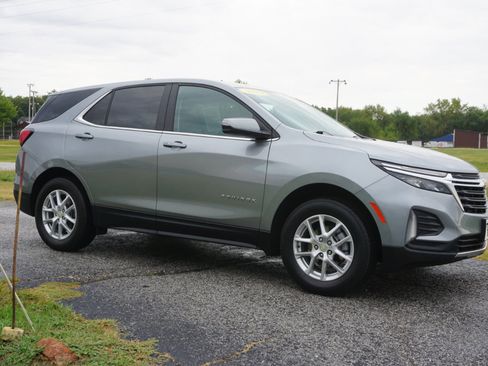 Used 2023 Chevrolet Equinox LT image 5