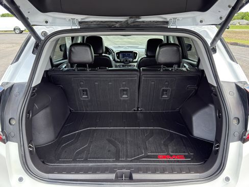 Used 2024 GMC Terrain SLT w/ Infotainment Package II AWD/4WD image 15