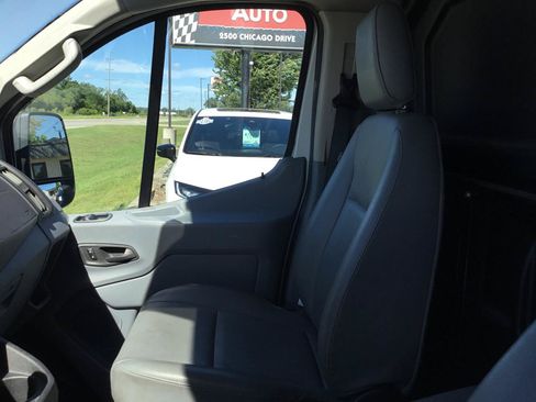 Used 2019 Ford Transit 250 130 Low Roof RWD image 15