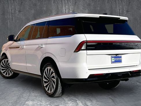 Used 2025 Lincoln Navigator Black Label AWD/4WD image 4