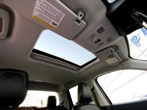 Used 2025 Ford Maverick Lobo image 14