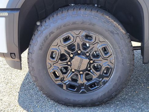 New 2025 GMC Sierra 3500 Denali w/ Denali Reserve Package image 8