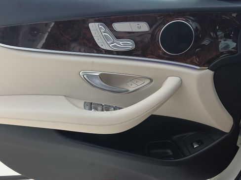 Used 2018 Mercedes-Benz E 300 image 34
