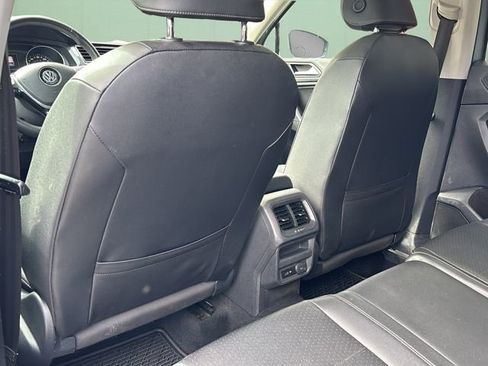Used 2020 Volkswagen Tiguan SE FWD image 21