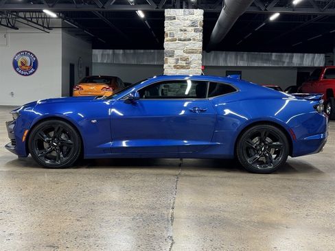 Used 2019 Chevrolet Camaro SS RWD image 4