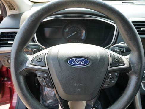 Used 2019 Ford Fusion SE AWD/4WD image 25