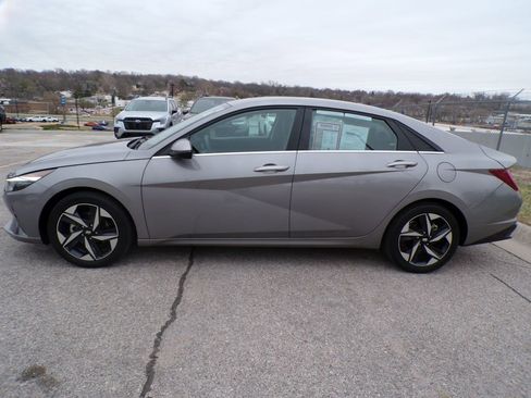 Used 2023 Hyundai Elantra Limited w/ Cargo Package image 2
