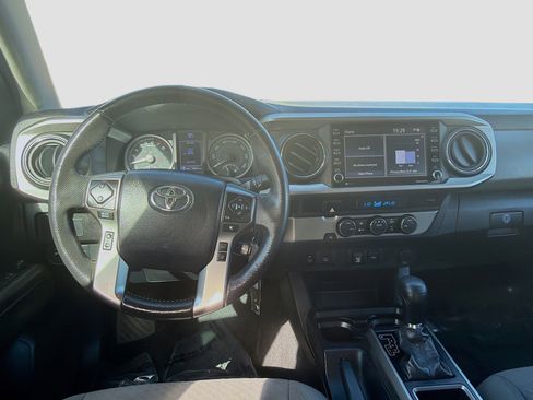 Used 2022 Toyota Tacoma SR5 w/ Technology Package image 18