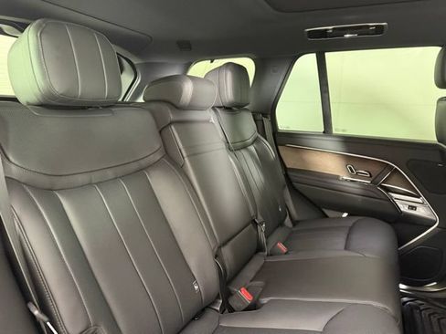 Used 2025 Land Rover Range Rover SE AWD/4WD image 28