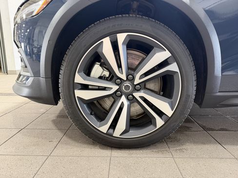 New 2026 Volvo V60 B5 Cross Country Plus w/ Climate Package image 10