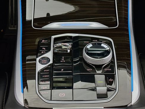 Used 2024 BMW X5 xDrive50e w/ Executive Package image 13