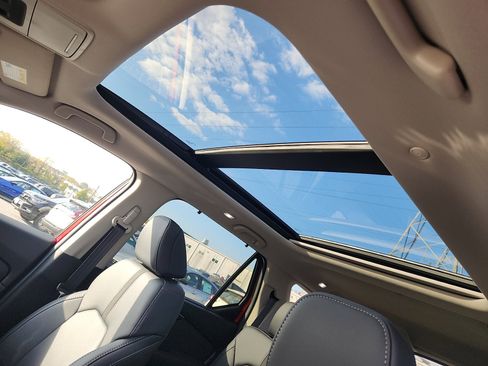 New 2025 Honda Pilot Touring image 10