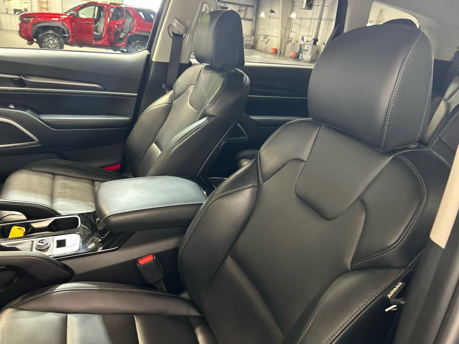 Used 2025 Kia Telluride S AWD/4WD image 9