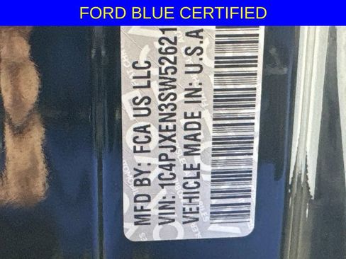 Used 2025 Jeep Wrangler Unlimited Sahara AWD/4WD image 34