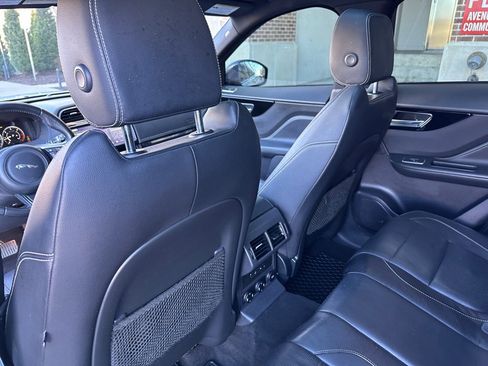 Used 2017 Jaguar F-PACE R-Sport AWD/4WD image 14