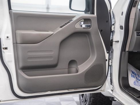 Used 2018 Nissan Frontier SV RWD image 33